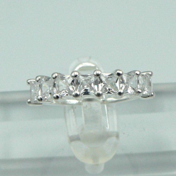 Sz 7 Simulated Diamond 7 Stone Ring - Picture 1 of 6